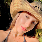 nicolettegold Profile Picture